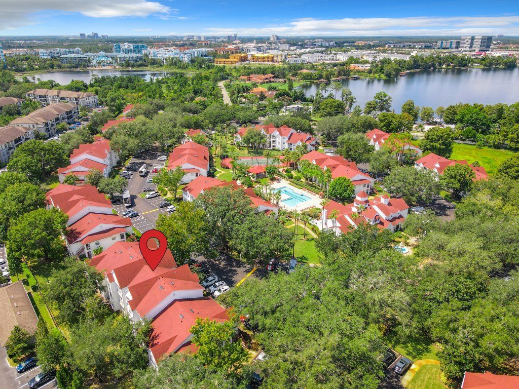 Very sophisticated fully furnished 1-bed condo located in the heart of Orlando.