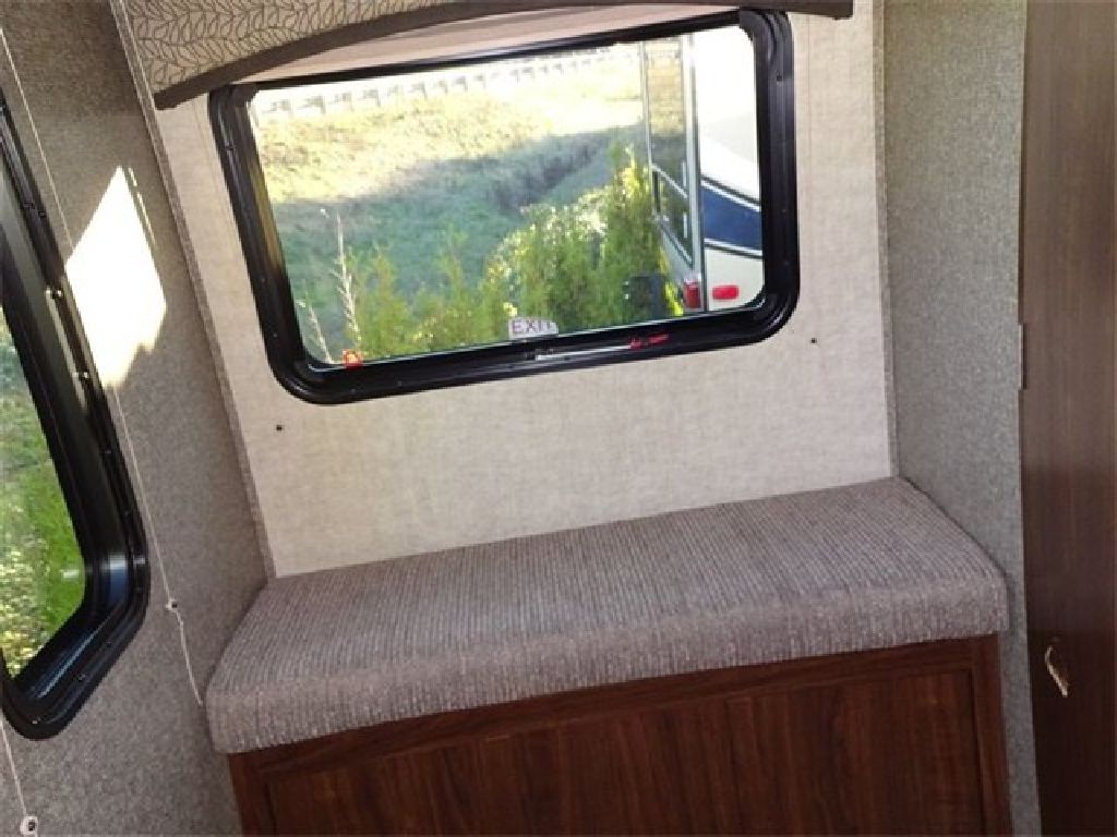 2015 Sundance 298BH Triple Slide Fifth Wheel