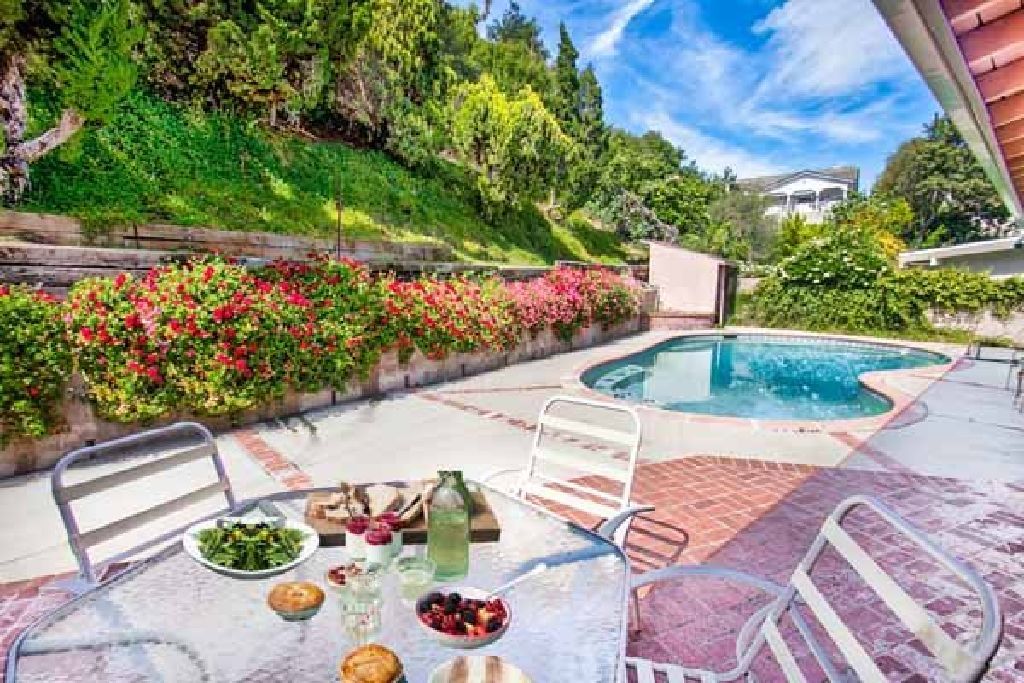 For Sale: 4 Bed 3 Bath house in Studio City for 1,799,000