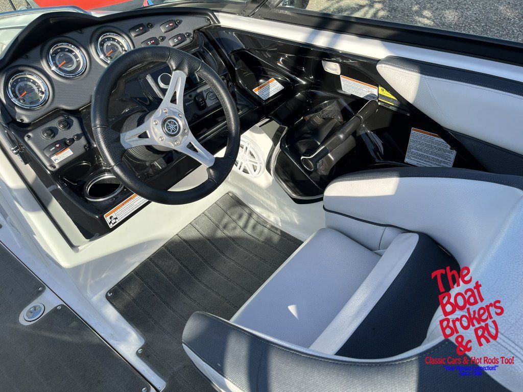 2014 YAMAHA SX212 JET BOAT