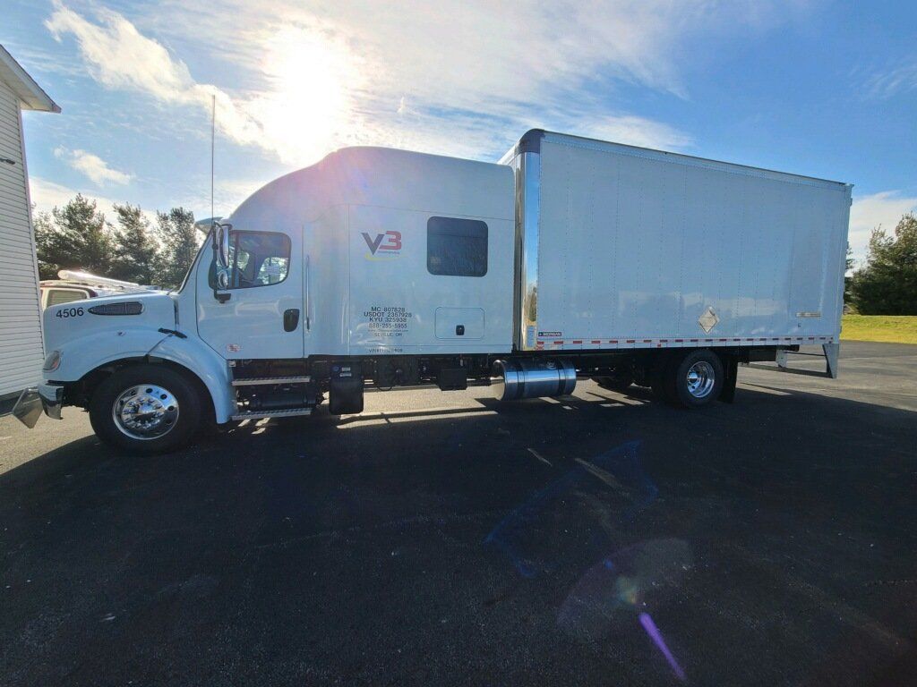 New Straight Trucks - Drivers Wanted