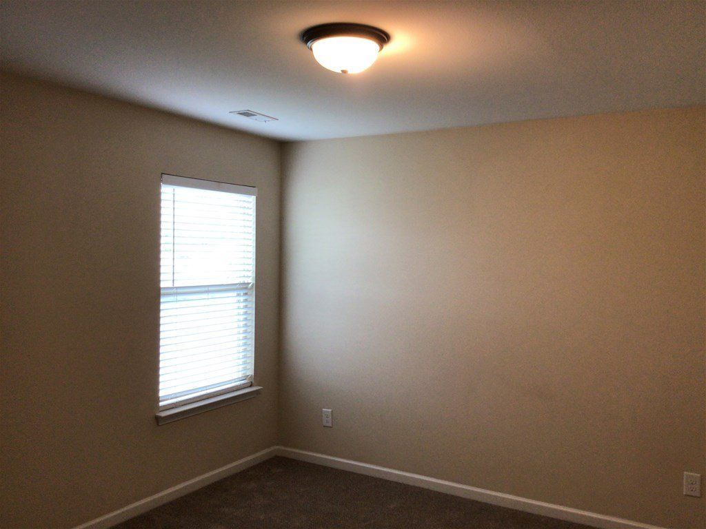 Single family home (830) 488-7163