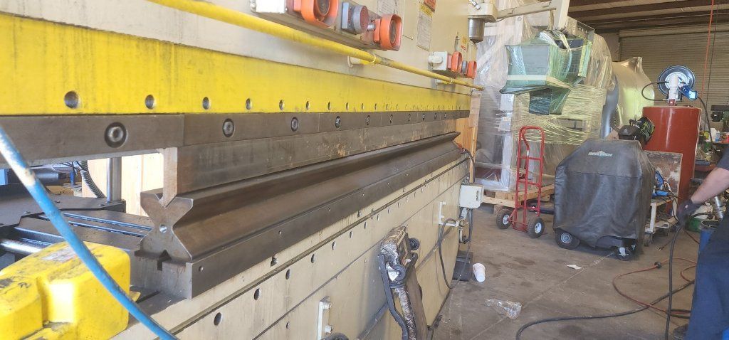 Cincinnati 230FM 12'x 230 Ton Press Brake RTR# 4033509-01