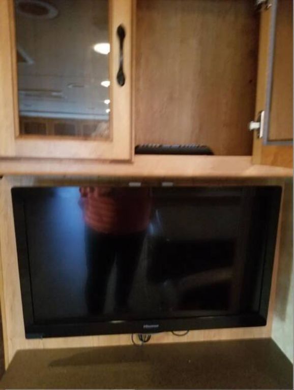 Previously owned - 2011 COACHMEN SPORTSCOACH CC390TS