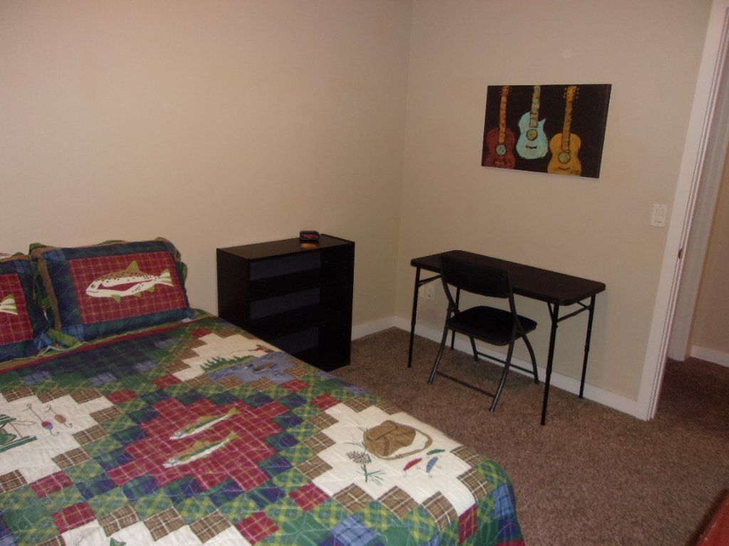 Female PRIVATE ROOM 2Bdr 1 Ba Furnished