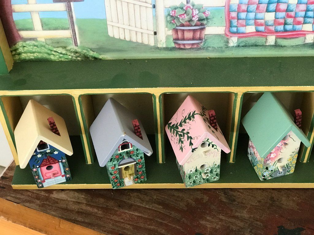 LOOK! Adorable tiny bird house set!