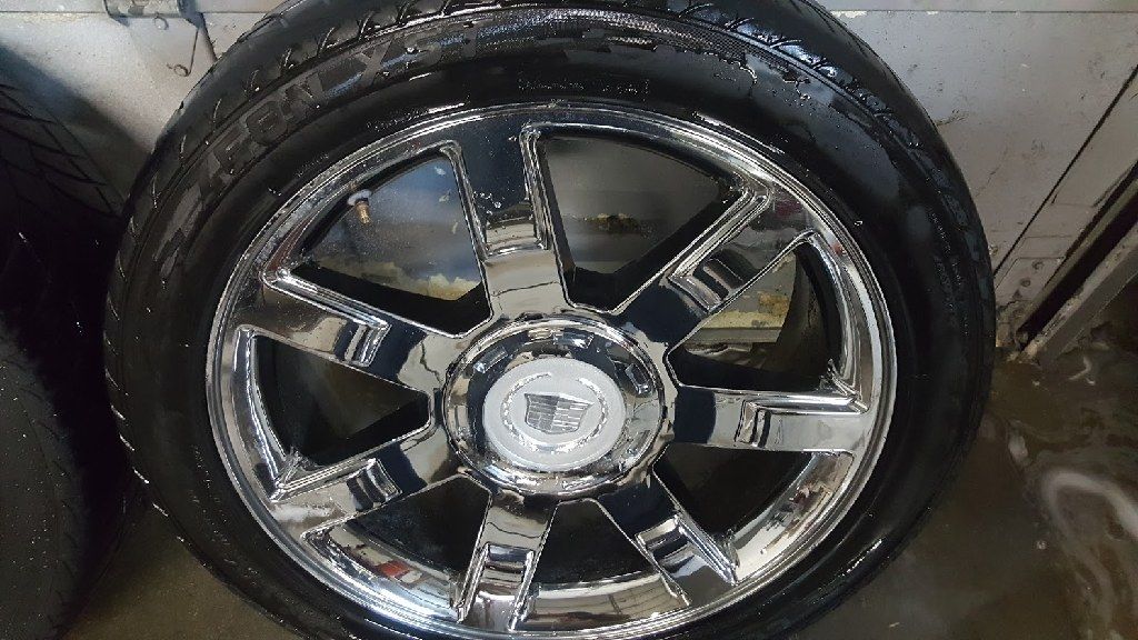 Cadillac Escalade 22" wheels