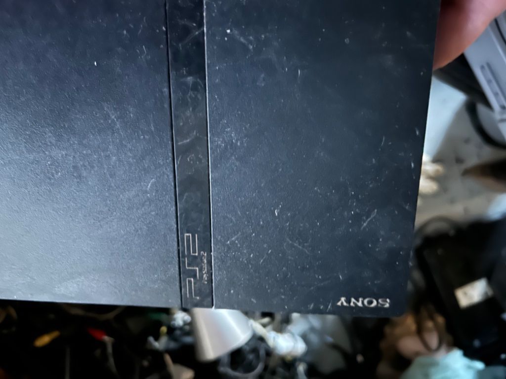 Original game lot PlayStation x box wii 6 consoles 3 sats of controllers charge station