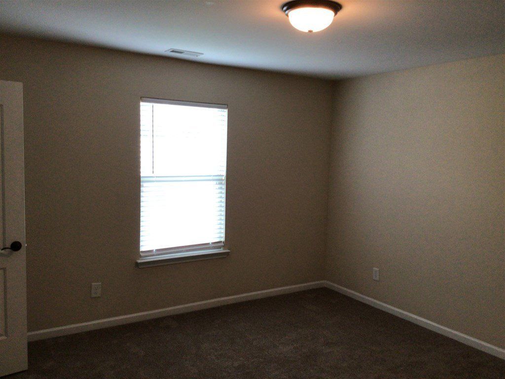 Single family home (830) 488-7163