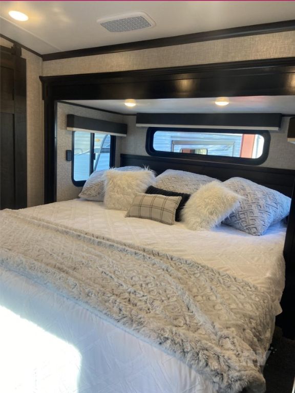 2023 Jayco Pinnacle 38FLGS Fifth Wheel For Sale In Live Oak, Florida 32064