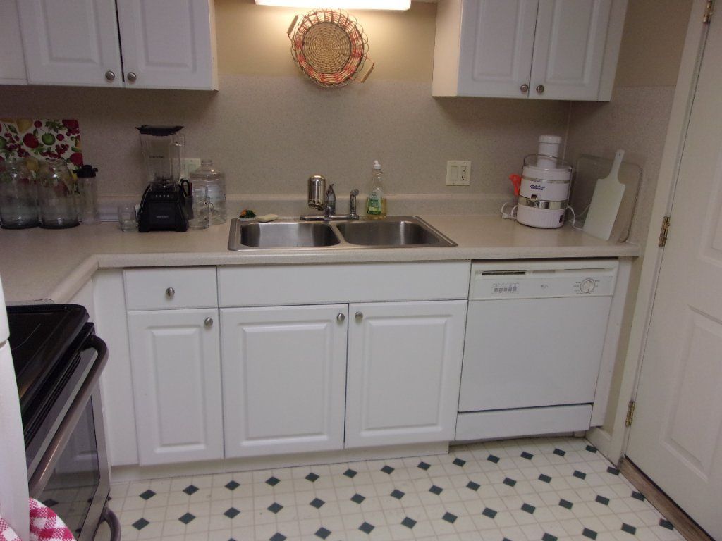 Female PRIVATE ROOM 2Bdr 1 Ba Furnished