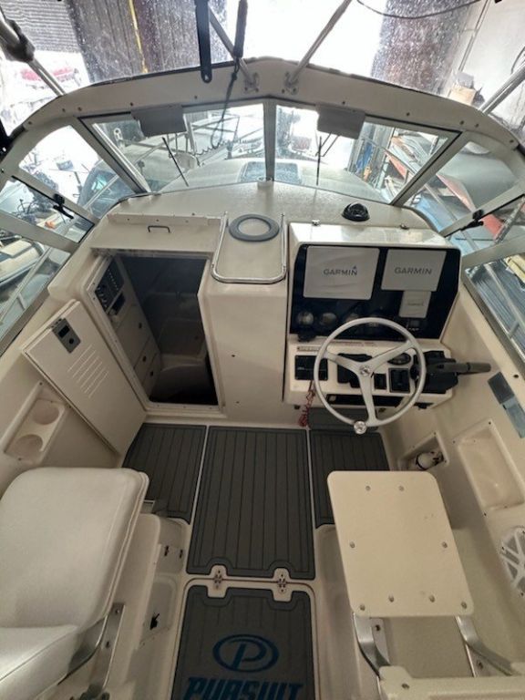 2004 Pursuit 2870 WA Fort Myers, Fl 75900