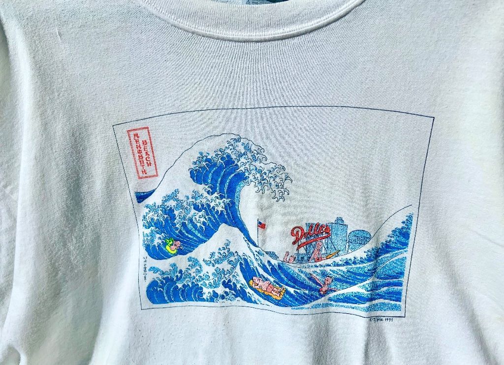 The "Rehoboth Wave" XL Mens Graphic T Shirt