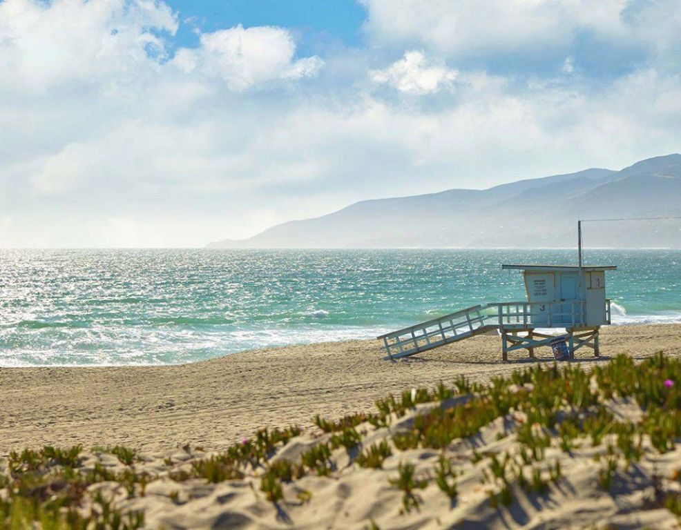 Room for rent in Malibu Canyon Apartments