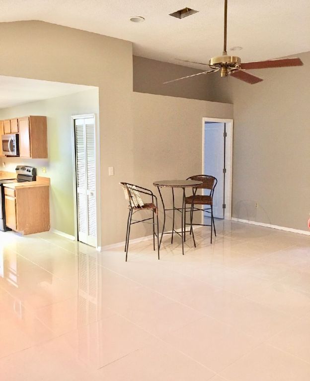 House for rent 4/2/2