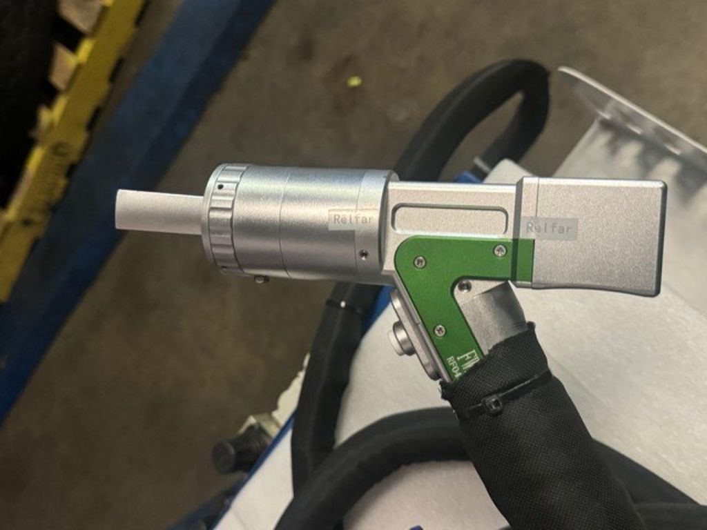 BesCutter 2.0KW Fiber Laser Cleaning Machine RTR# 4051462-01