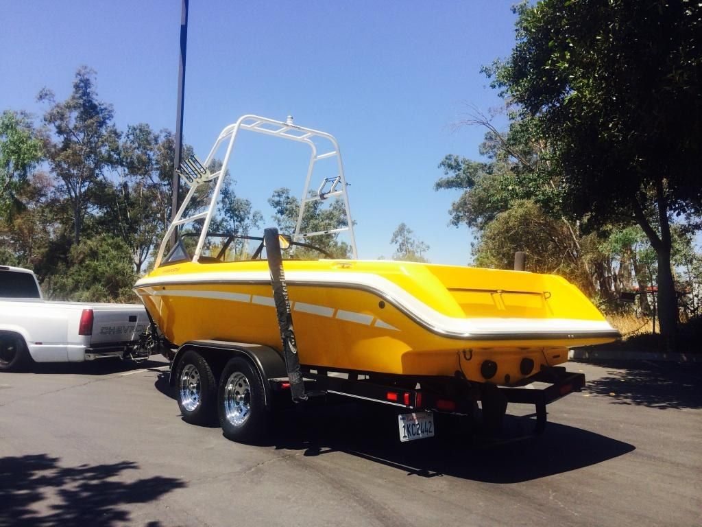 SKI Supreme wakeboard boat