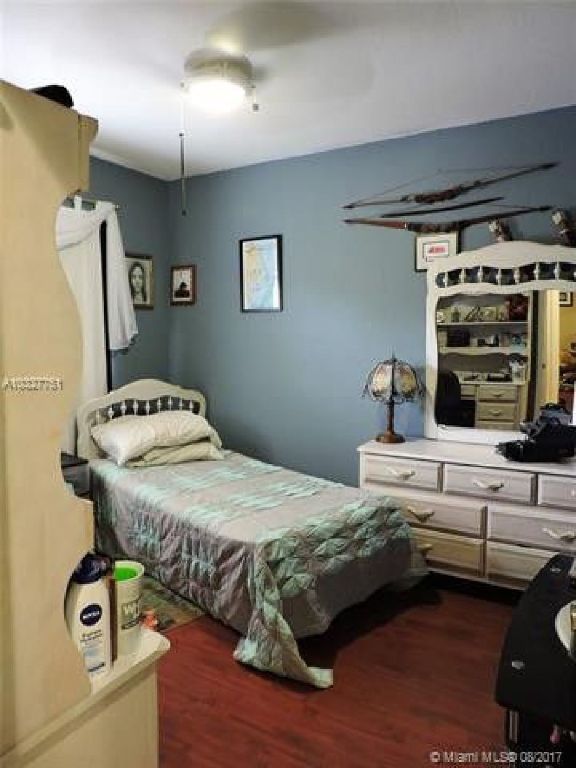 GREAT CONDITION PRICED TO SELL HOME!