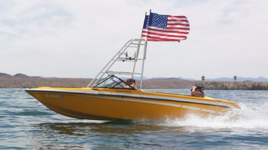 SKI Supreme wakeboard boat