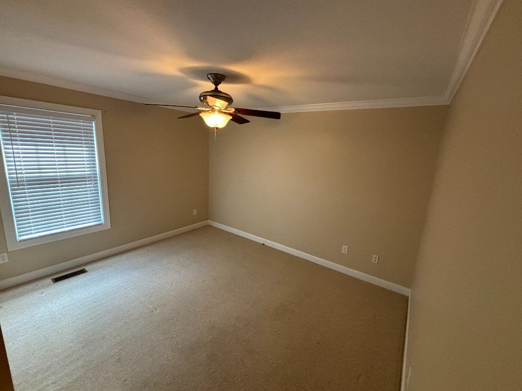 3 bdr, 3 baths, 2 car garage, deck, patio located in Paducah Kentucky