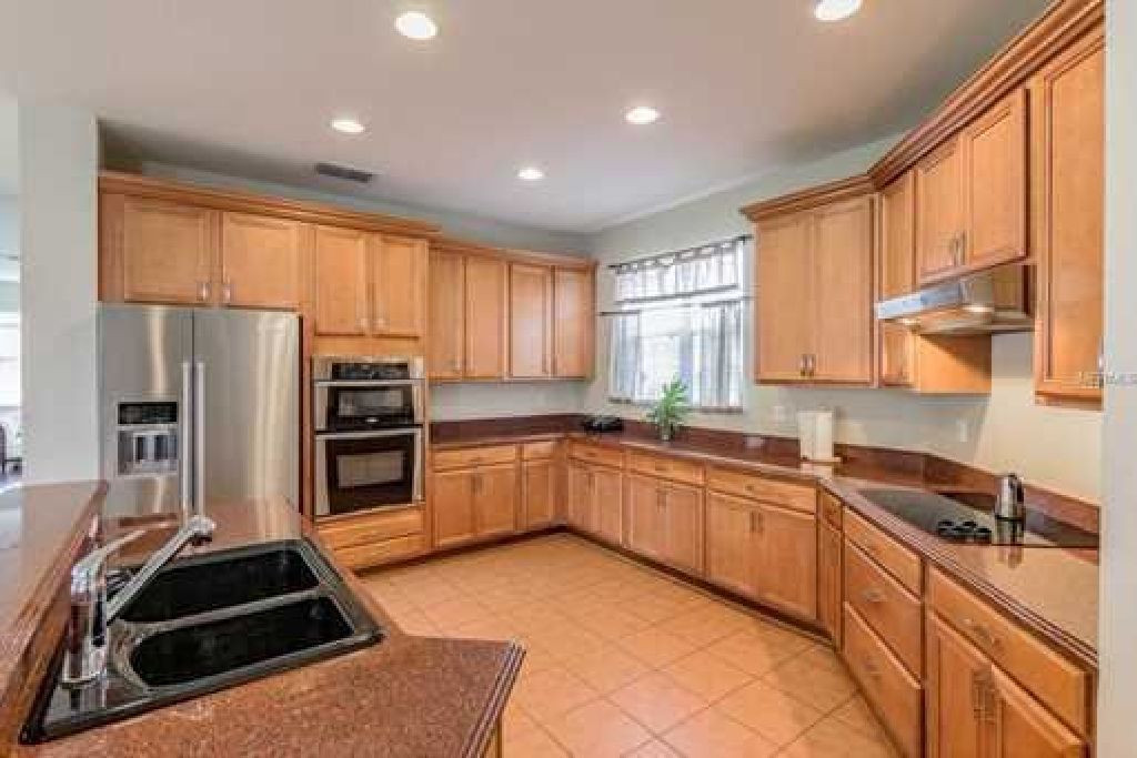 GORGEOUS 3 bedrooms, 2.5 bath, with 2,911 sq. ft.