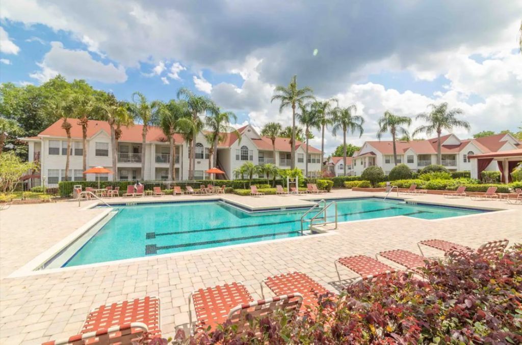 Very sophisticated fully furnished 1-bed condo located in the heart of Orlando.