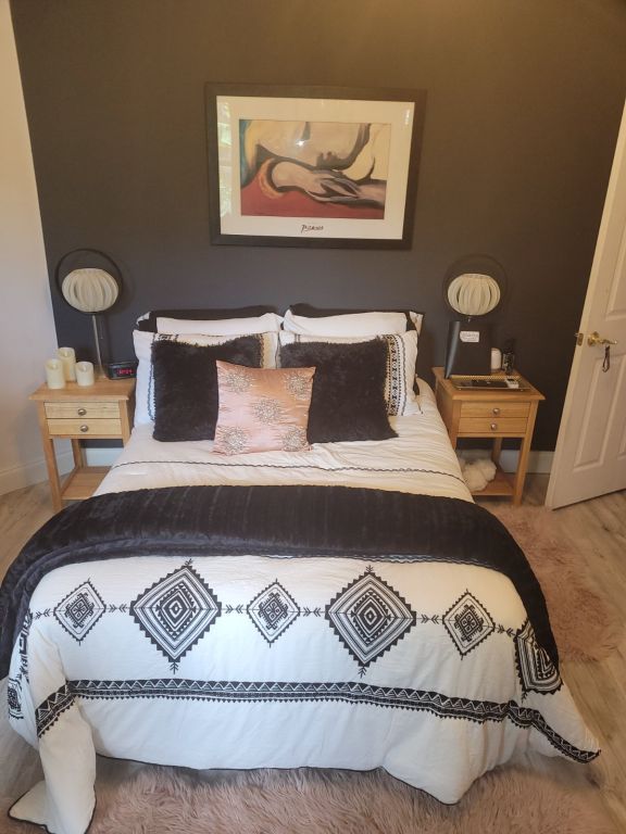 "Newly Decorated Room" available in Cheerful 5 star glam home w/ pool/spa/gazebo!