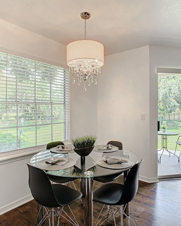 Charming fully furnished 1 bed condo