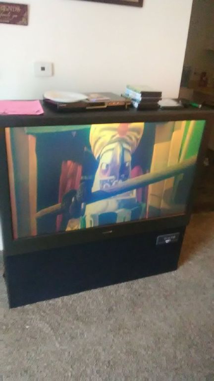 HD BIG SCREEN TV