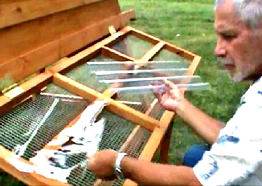 NEW YEAR SPECIAL - 5' Tall Portable Handcrafted Chicken Coop Hen House For 2-15 Chickens