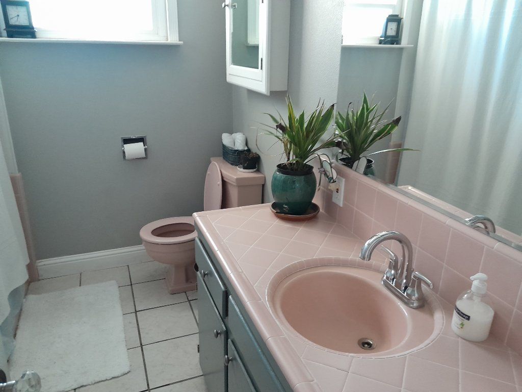 Fully furnished room for rent