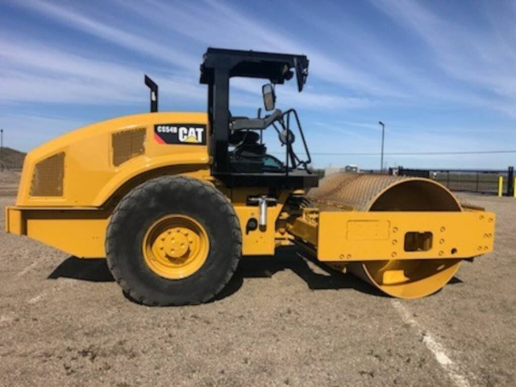2014 Caterpillar CS54B Smooth Drum Roller For Sale In Marysville, California 95901