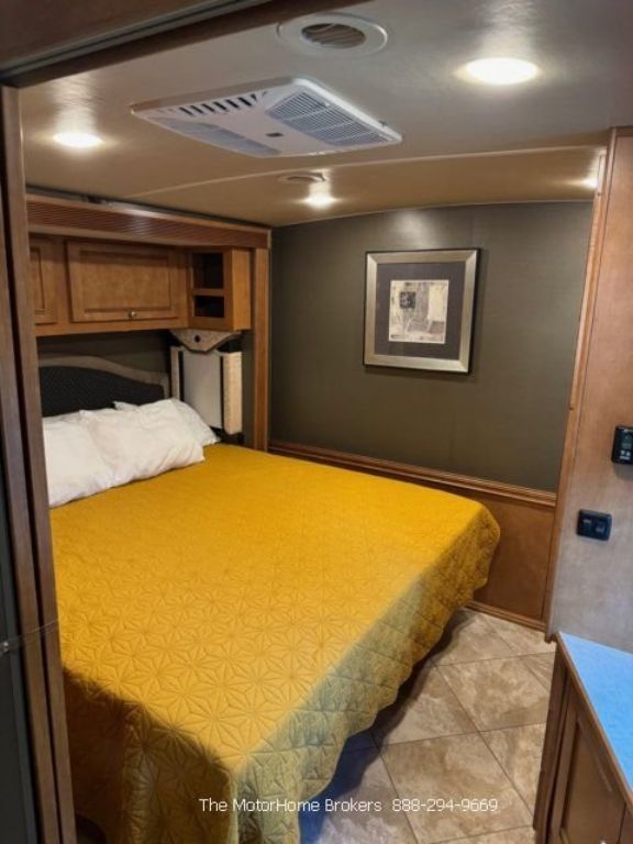 2019 Winnebago Sightser 33C **REDUCED**