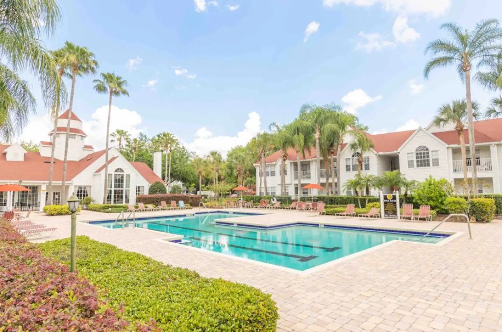 Very sophisticated fully furnished 1-bed condo located in the heart of Orlando.