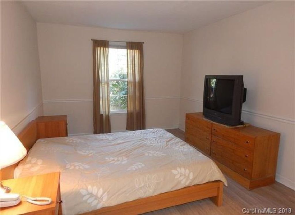 House for Sale - 7003 Quail Hill Road,Charlotte NC 28210-5119