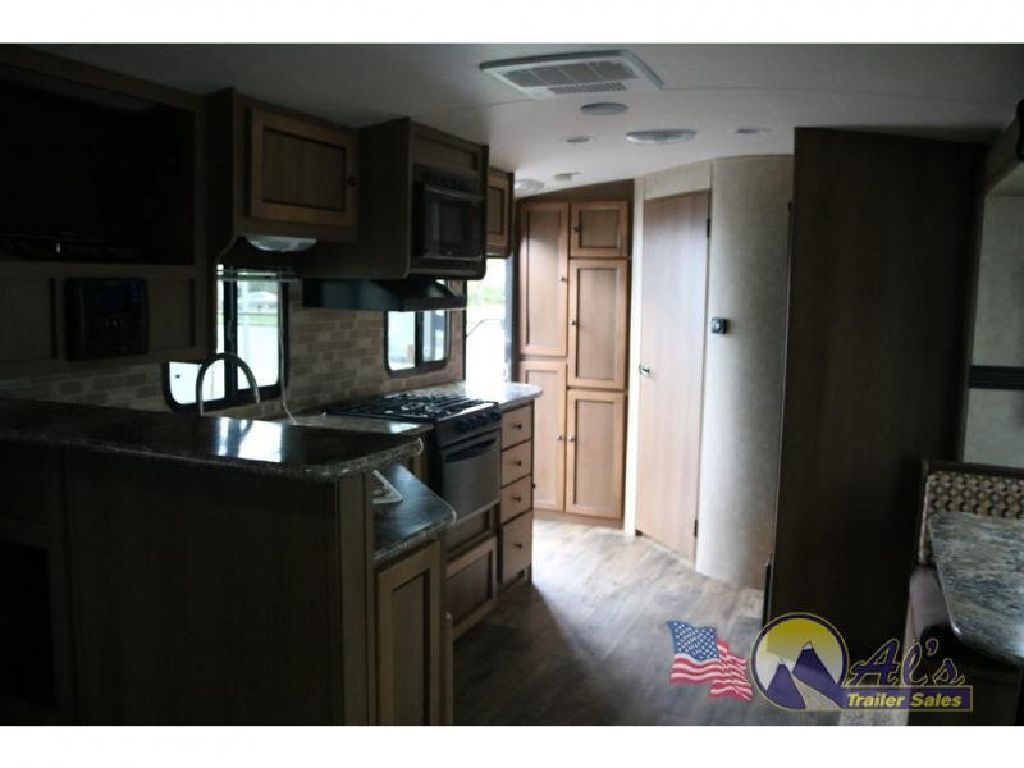 Used 2015 Cruiser Shadow Cruiser S-225RBS