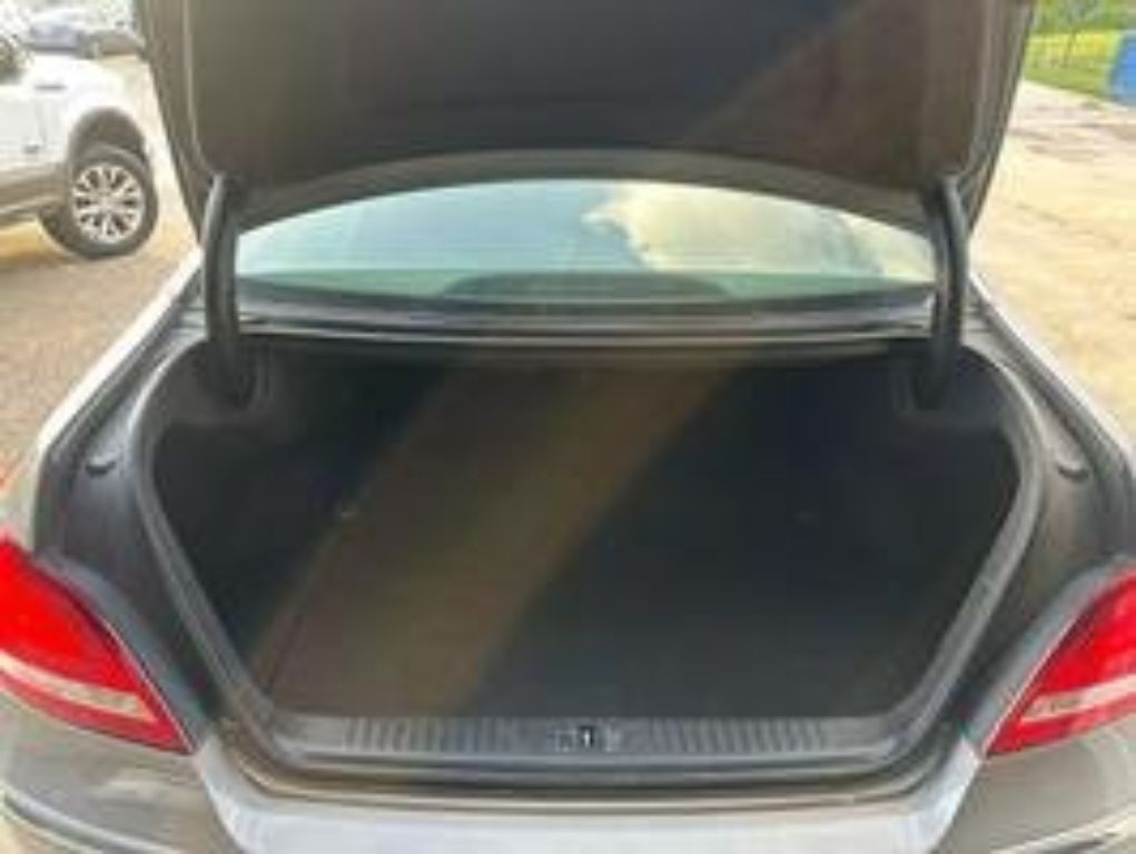 2011 Hyundai Equus Signature Sedan 4D