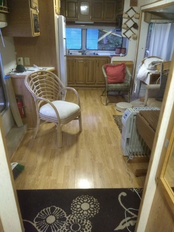 Beachfront 29' Alpenlite for one