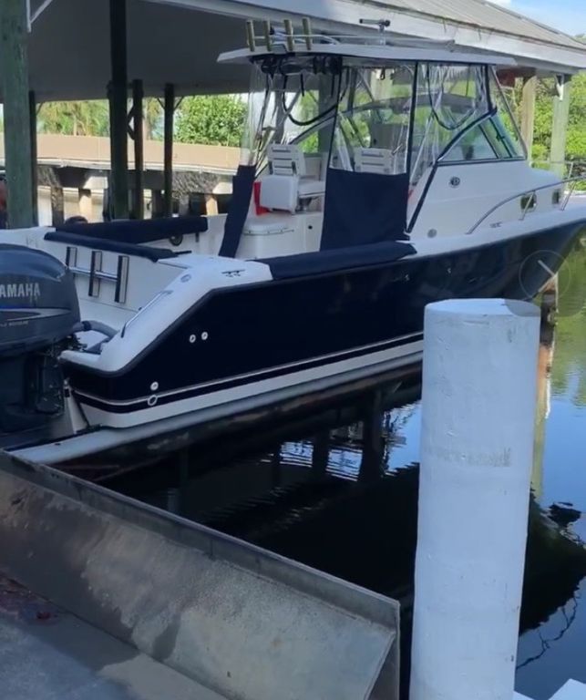 2004 Pursuit 2870 WA Fort Myers, Fl 75900