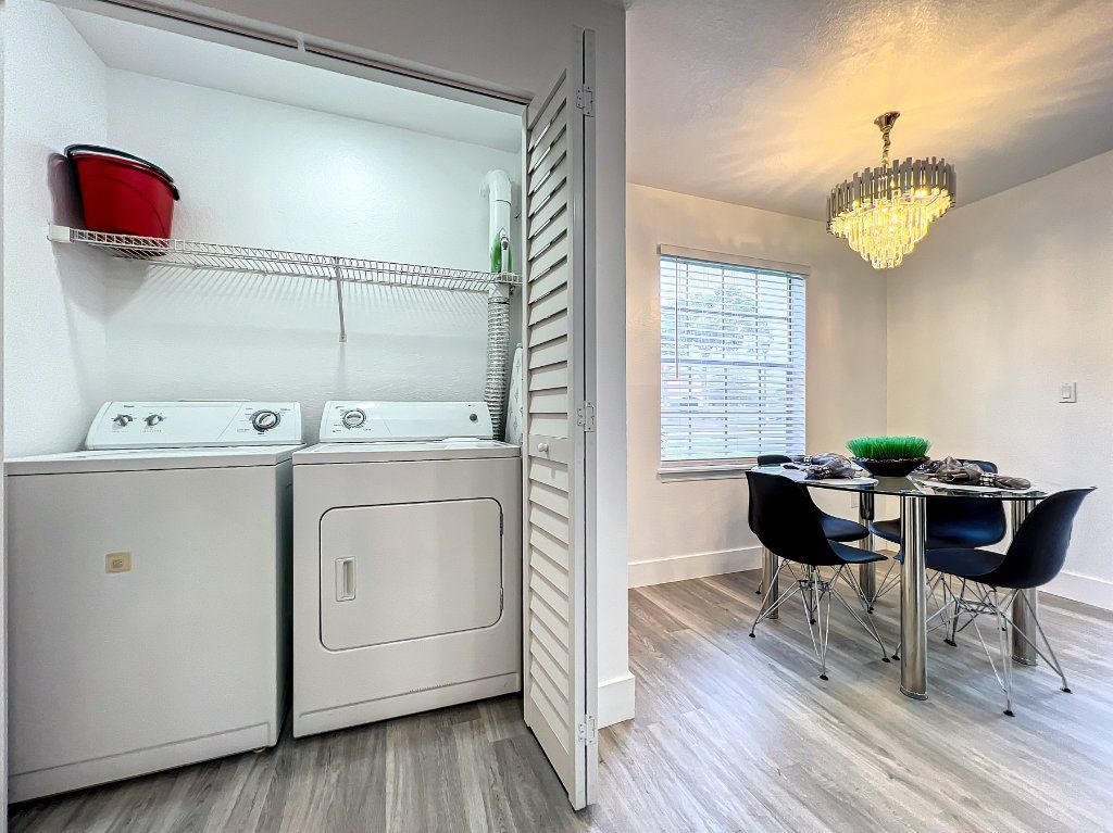 FULLY FURNISHED & EQUIPPED 1-BED/1-BATH CONDO IN ORLANDO