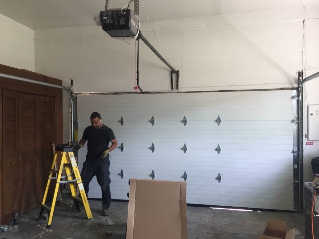 REPAIR AND INSTALL GARAGE DOORS ALL OVER NEW YORK AND LONG ISLAND
