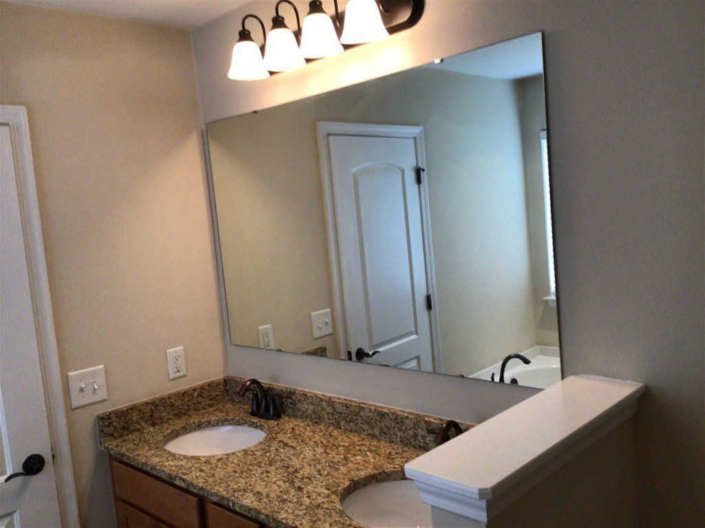 Single family home (830) 488-7163