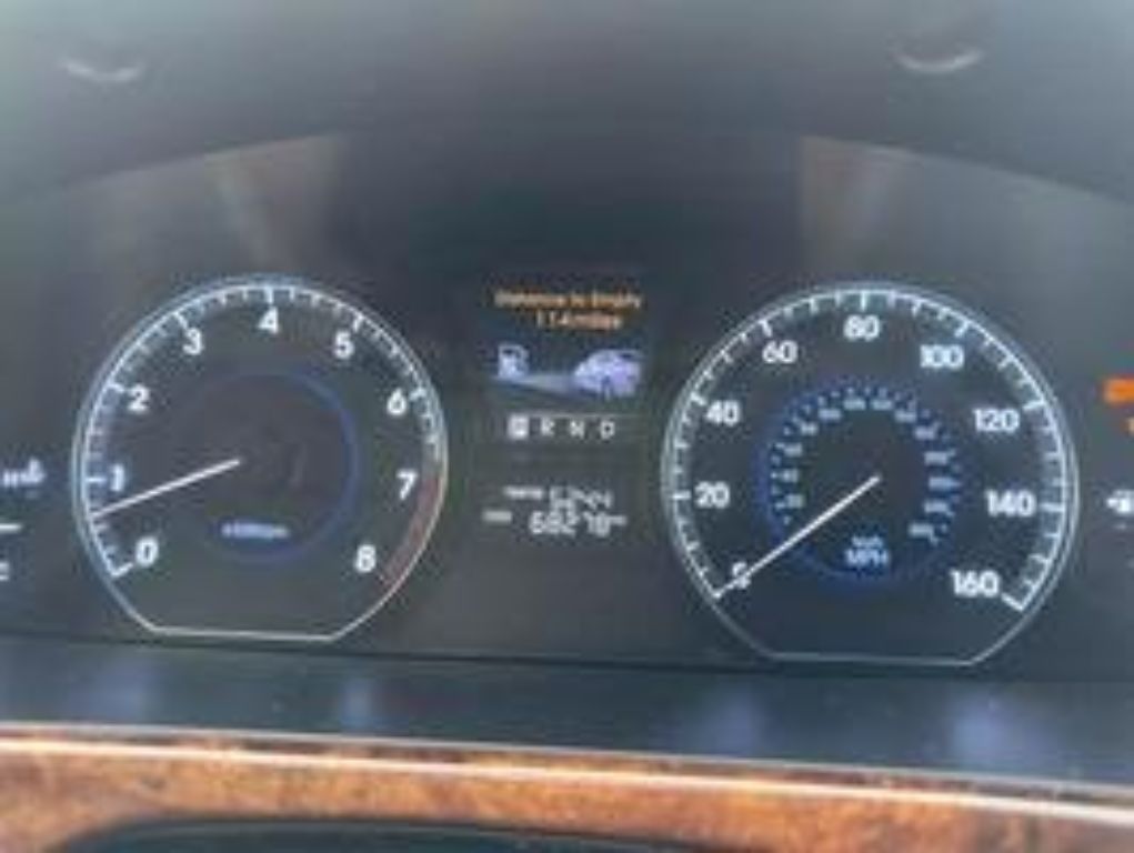 2011 Hyundai Equus Signature Sedan 4D