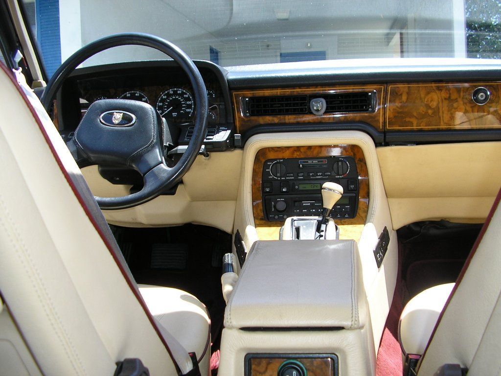 1990 Jaguar Vanden Plas Majestic