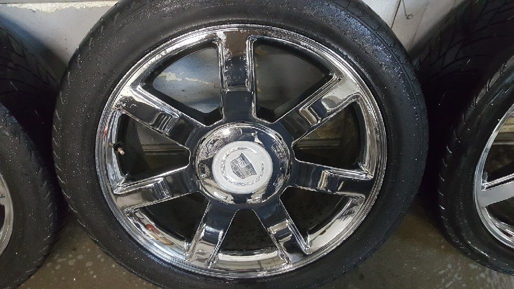 Cadillac Escalade 22" wheels