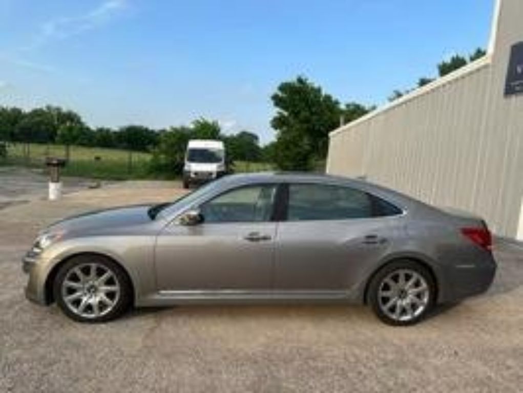 2011 Hyundai Equus Signature Sedan 4D