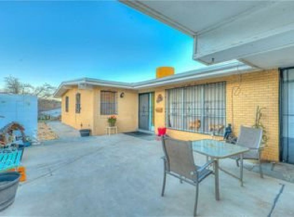 PRICE DROP! House for Sale, Park Foothills NE