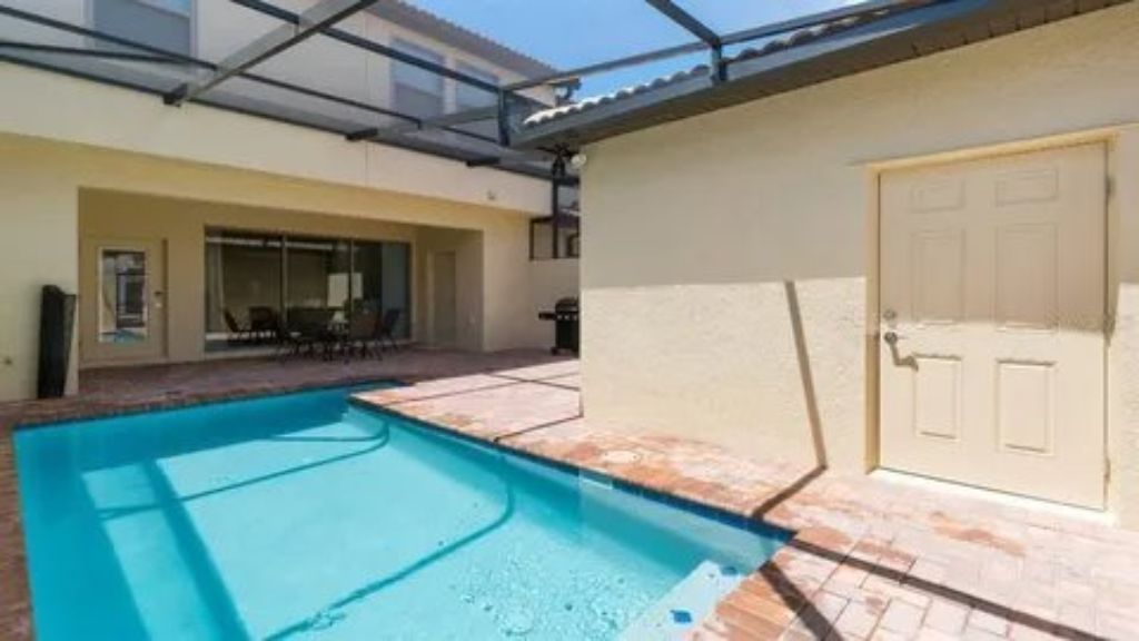 Furnished 4B 3B TownHm. Pool. Gated Community
