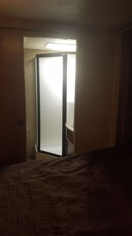 Camper Trailer w/ 3 slideouts