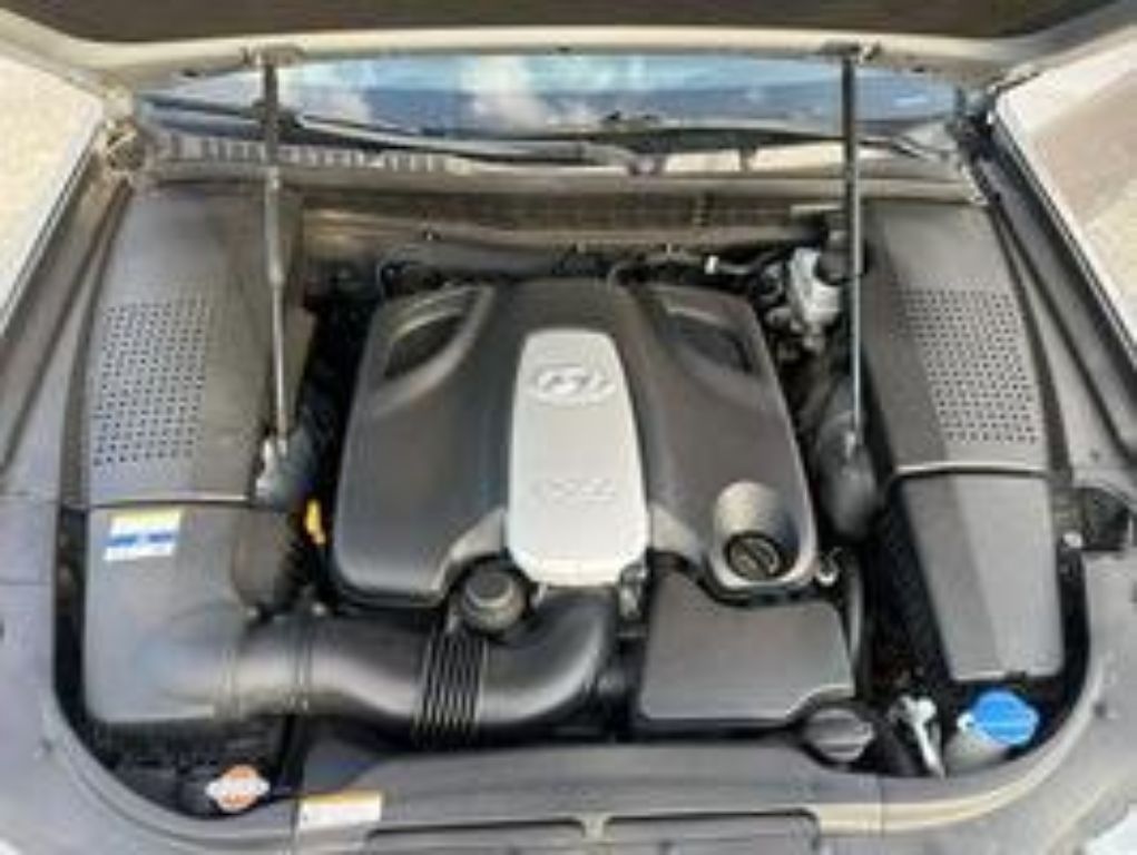 2011 Hyundai Equus Signature Sedan 4D